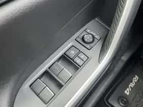 Toyota RAV4 (2024) thumbnail 30
