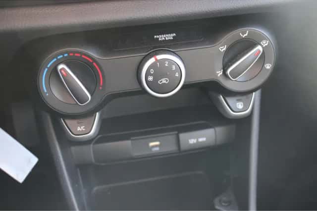 Kia Picanto (2024) thumbnail 25