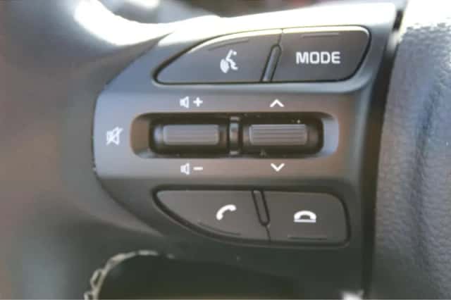 Kia Picanto (2024) thumbnail 28