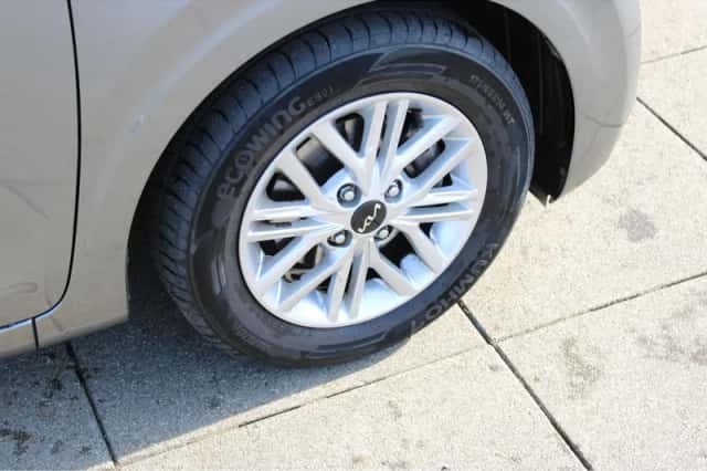 Kia Picanto (2024) thumbnail 9