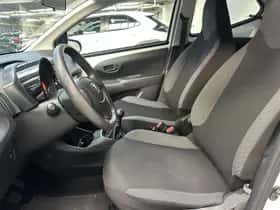 Toyota Aygo (2016) thumbnail 2
