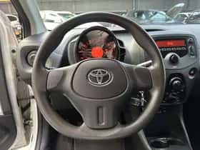 Toyota Aygo (2016) thumbnail 28