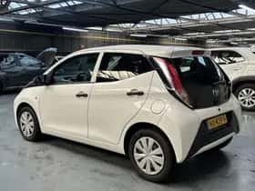 Toyota Aygo (2016) thumbnail 34