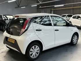 Toyota Aygo (2016) thumbnail 38