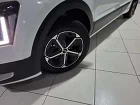 Kia Niro (2025) thumbnail 2