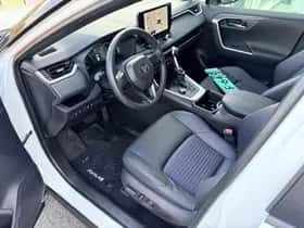 Toyota RAV4 (2025) thumbnail 42