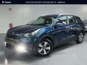 Toyota C-HR (2018) thumbnail 111
