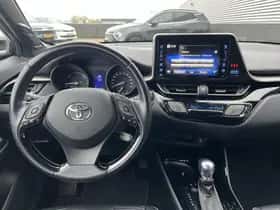Toyota C-HR (2018) thumbnail 24