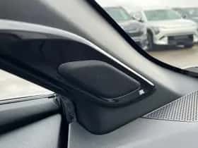 Toyota C-HR (2018) thumbnail 49