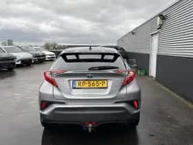 Toyota C-HR (2018) thumbnail 64