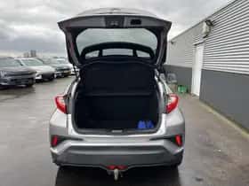 Toyota C-HR (2018) thumbnail 65