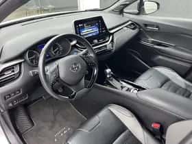 Toyota C-HR (2018) thumbnail 75