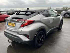 Toyota C-HR (2018) thumbnail 9