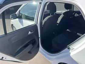 Kia Picanto (2019) thumbnail 73