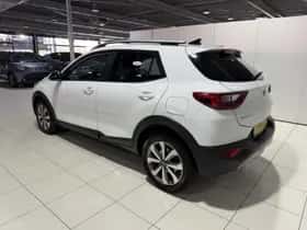 Kia Stonic (2021) thumbnail 5
