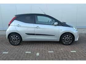 Toyota Aygo (2019) thumbnail 43