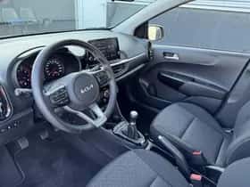 Kia Picanto (2023) thumbnail 35