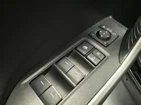 Toyota RAV4 (2024) thumbnail 4