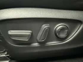 Toyota RAV4 (2024) thumbnail 5