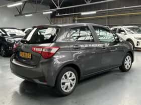 Toyota Yaris (2017) thumbnail 22