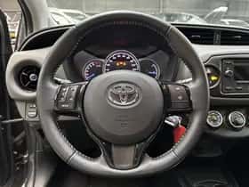 Toyota Yaris (2017) thumbnail 32