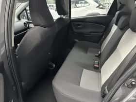 Toyota Yaris (2017) thumbnail 37