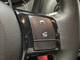 Toyota Yaris (2017) thumbnail 9