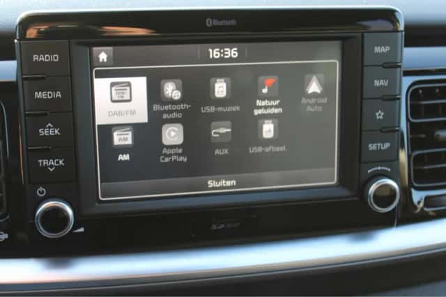 Kia Stonic (2020) thumbnail 31