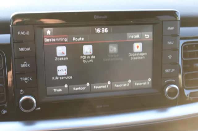 Kia Stonic (2020) thumbnail 32