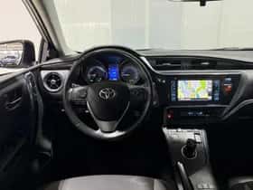 Toyota Auris (2016) thumbnail 12