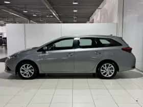 Toyota Auris (2016) thumbnail 14