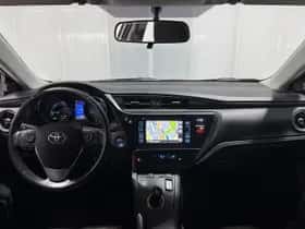 Toyota Auris (2016) thumbnail 4
