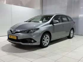 Toyota Auris (2016) thumbnail 7