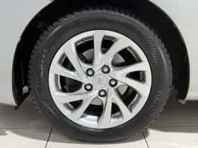 Toyota Auris (2016) thumbnail 61