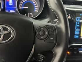 Toyota Auris (2016) thumbnail 10