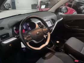 Kia Picanto (2016) thumbnail 5