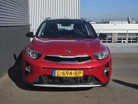 Kia Stonic (2021) thumbnail 2