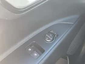 Kia Stonic (2021) thumbnail 81