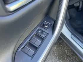 Toyota RAV4 (2020) thumbnail 30