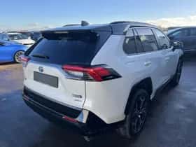 Toyota RAV4 (2020) thumbnail 8
