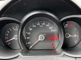 Kia Picanto (2013) thumbnail 23
