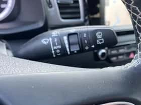 Kia Niro (2018) thumbnail 23