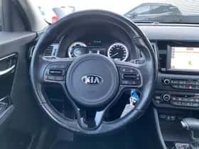Kia Niro (2018) thumbnail 42