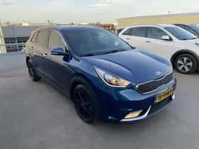 Kia Niro (2018) thumbnail 63