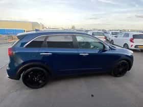Kia Niro (2018) thumbnail 64