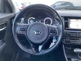 Kia Niro (2018) thumbnail 93