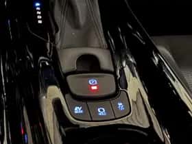 Toyota C-HR (2019) thumbnail 35