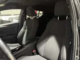 Toyota C-HR (2019) thumbnail 39