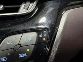 Toyota C-HR (2019) thumbnail 67