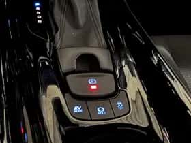 Toyota C-HR (2019) thumbnail 70